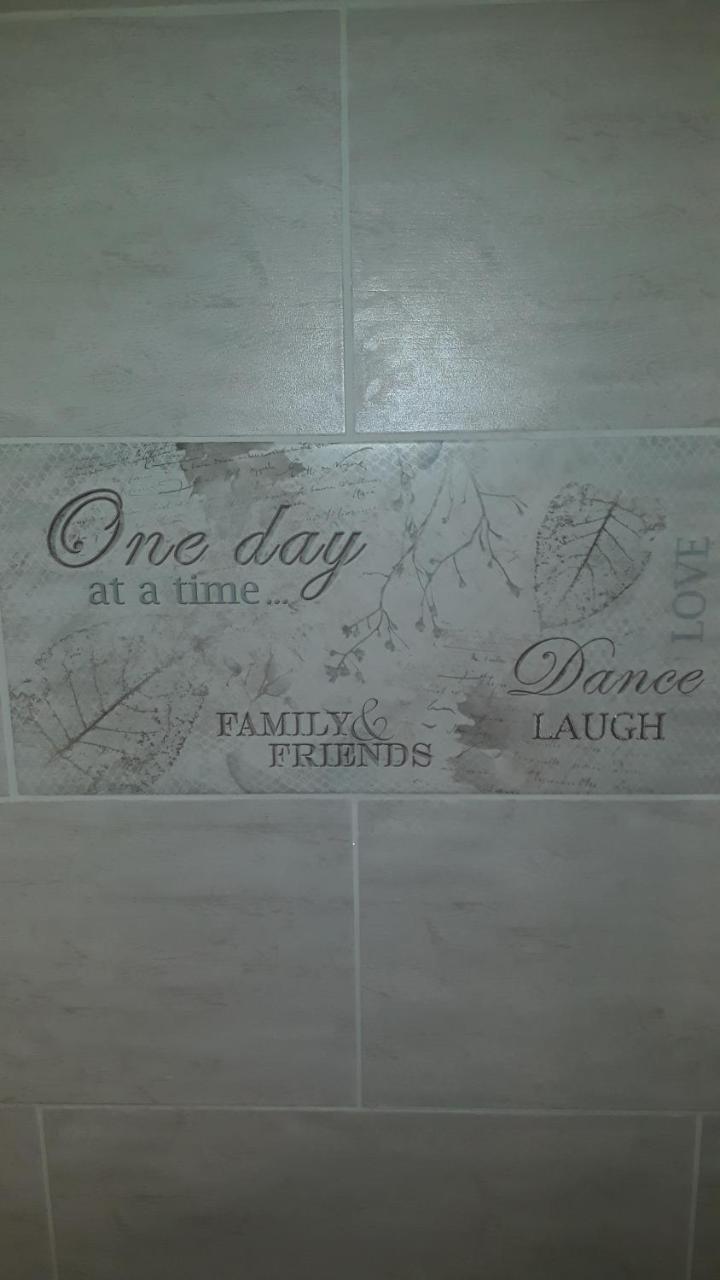 דורבן Dyna Guest House מראה חיצוני תמונה